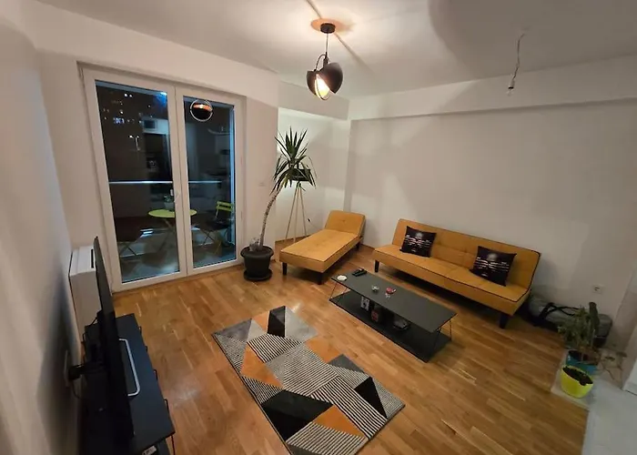 Na Gosti Apartment *